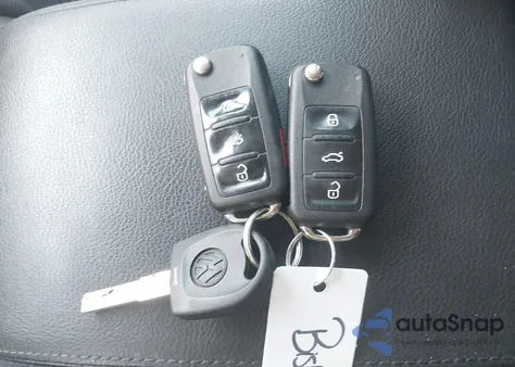 2011 Volkswagen Tiguan Se из США, поврежденный, VIN WVGBV7AX8BW512471